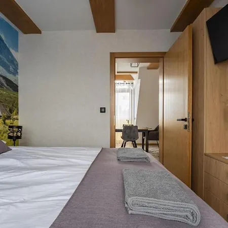 Ksiezycowe By Golden فيلة